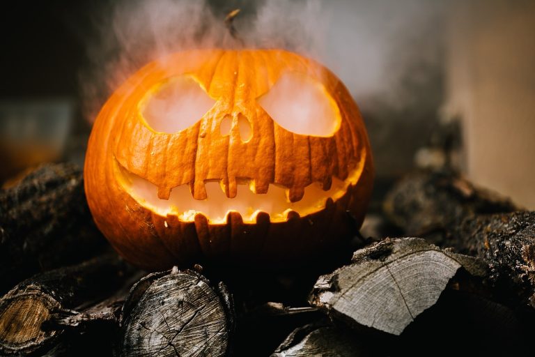 Halloween – miért festik az ördögöt a falra?